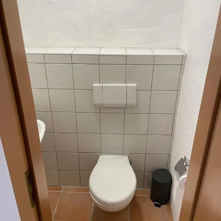 Apartment 4 Betten In 3-zimmer-wohnung Mit Wlan Tv Und Garten *