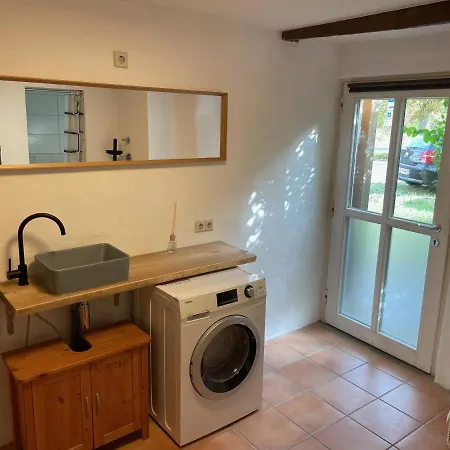 4 Betten In 3-zimmer-wohnung Mit Wlan Tv Und Garten Apartment