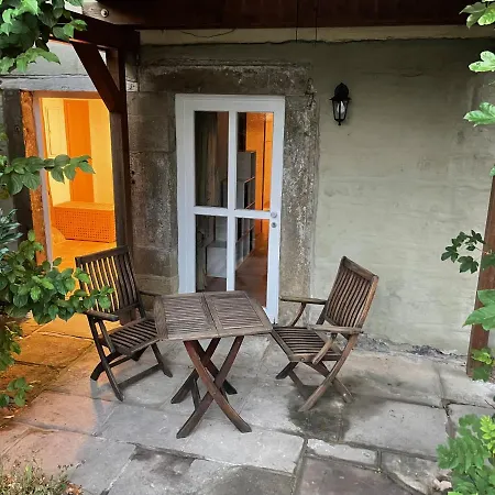 Apartment 4 Betten In 3-zimmer-wohnung Mit Wlan Tv Und Garten *